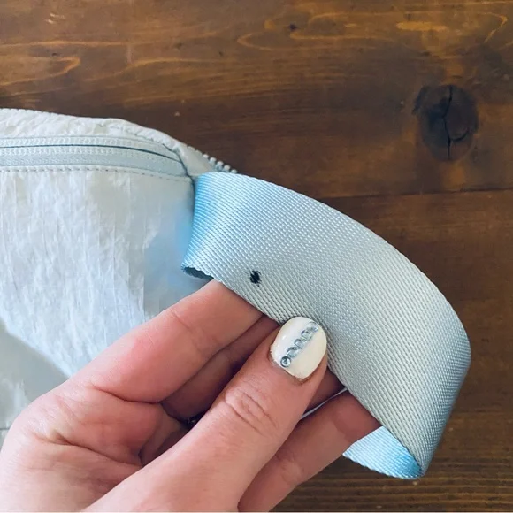 Lululemon Powder Blue 1L Everywhere Belt Bag - Picture 11 of 15
